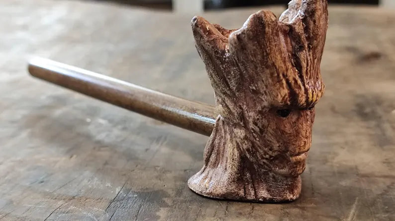 Groot ceramic smoking pipe