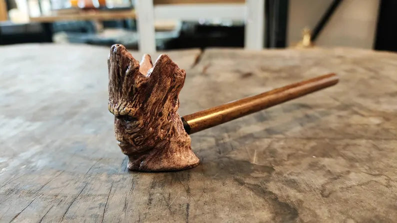 Groot ceramic smoking pipe